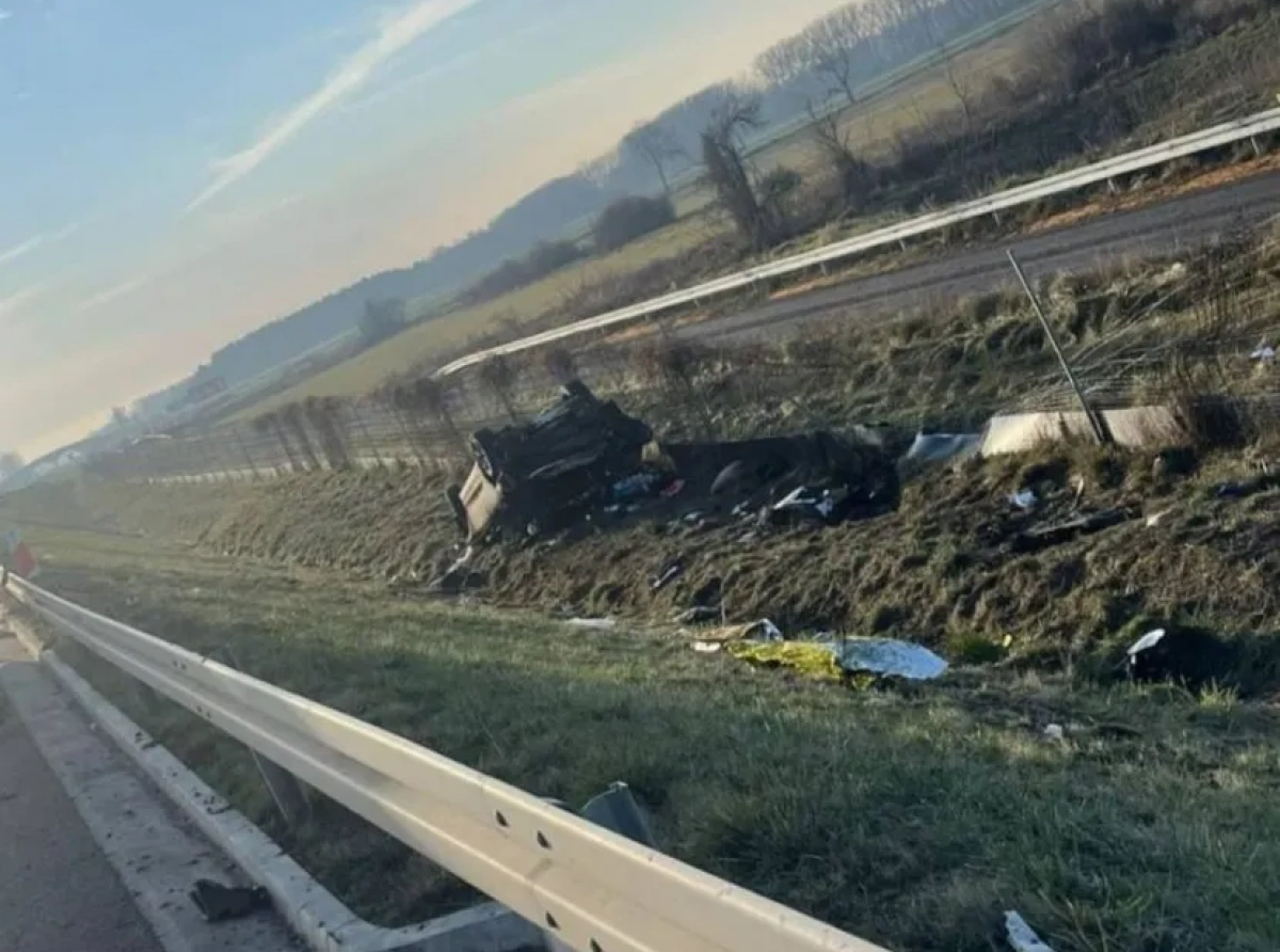 Groźny wypadek na S5. Ferrari uderzyło w Audi, droga w kierunku Wrocławia zablokowana