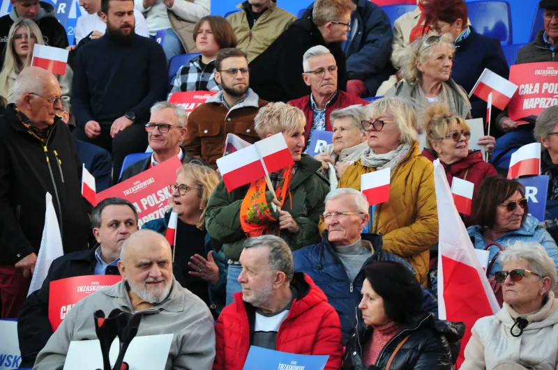 rafal-trzaskowski-na-rynku-w-koscianie-10