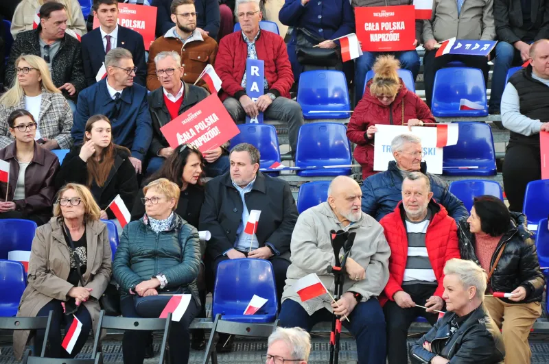 rafal-trzaskowski-na-rynku-w-koscianie-5