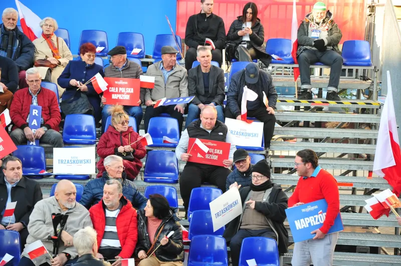 rafal-trzaskowski-na-rynku-w-koscianie-6