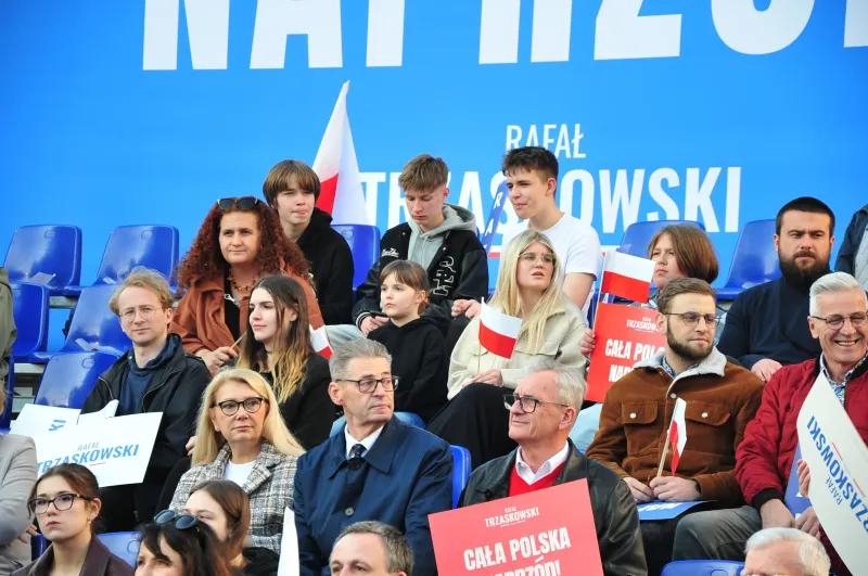 rafal-trzaskowski-na-rynku-w-koscianie-7