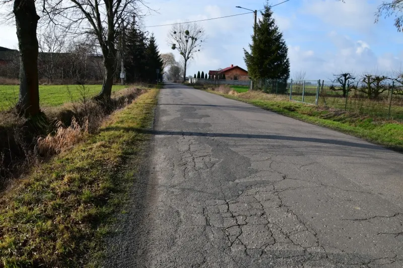 podpisano-umowe-na-rozbudowe-i-przebudowe-drogi-powiatowej-gorzyczki-nowy-golebin-donatowo-15