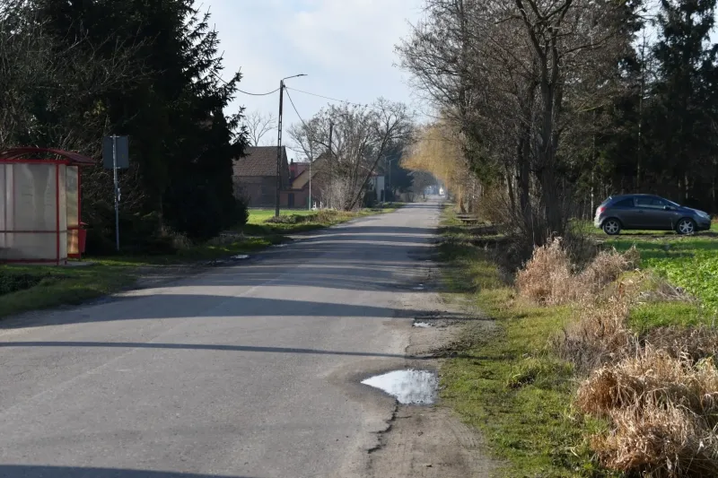 podpisano-umowe-na-rozbudowe-i-przebudowe-drogi-powiatowej-gorzyczki-nowy-golebin-donatowo-17