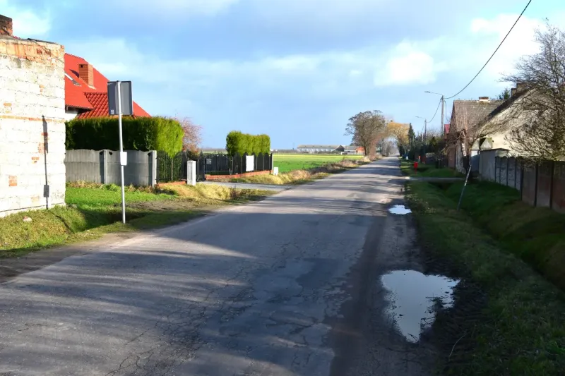 podpisano-umowe-na-rozbudowe-i-przebudowe-drogi-powiatowej-gorzyczki-nowy-golebin-donatowo-18