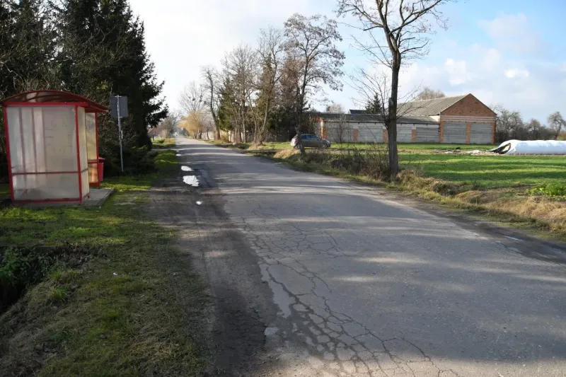 podpisano-umowe-na-rozbudowe-i-przebudowe-drogi-powiatowej-gorzyczki-nowy-golebin-donatowo-20