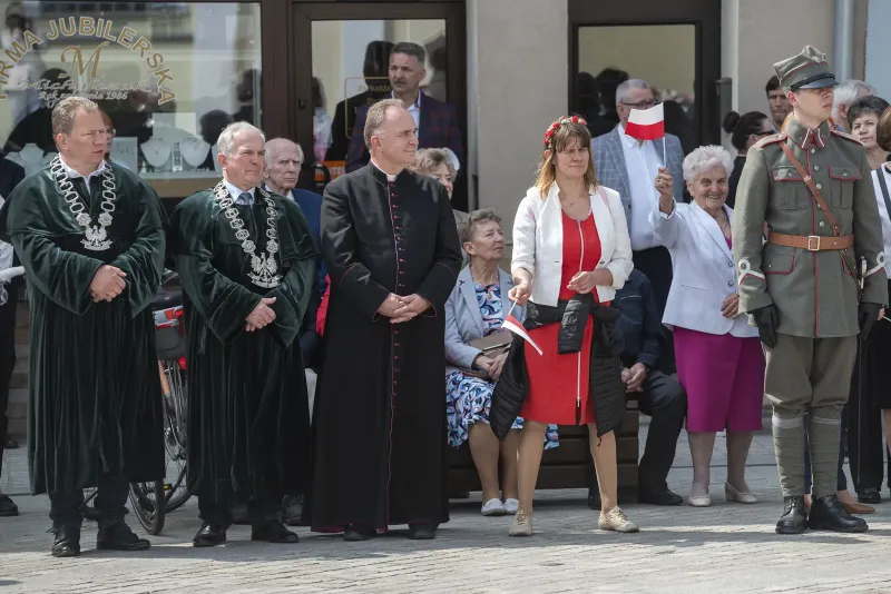 obchody-swieta-konstytucji-3-maja-na-koscianskim-rynku-32