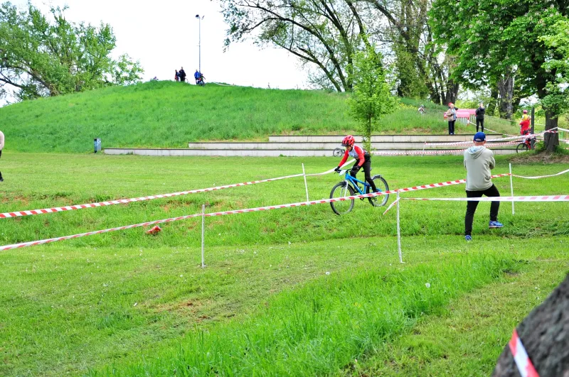 pierwsze-zawody-mini-rehau-cup-2025-za-nami-emocje-i-sportowa-rywalizacja-w-koscianie-9