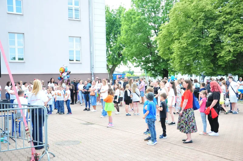 radosc-rodzinna-atmosfera-i-moc-atrakcji-na-festynie-w-jedynce-2-5