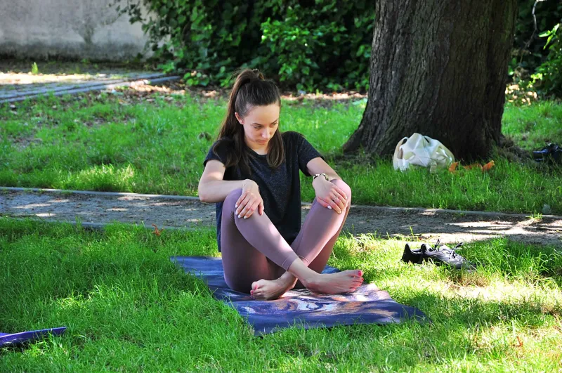 joga-w-parku-na-dzien-jogi-kameralnie-kreatywnie-i-z-relaksem-57