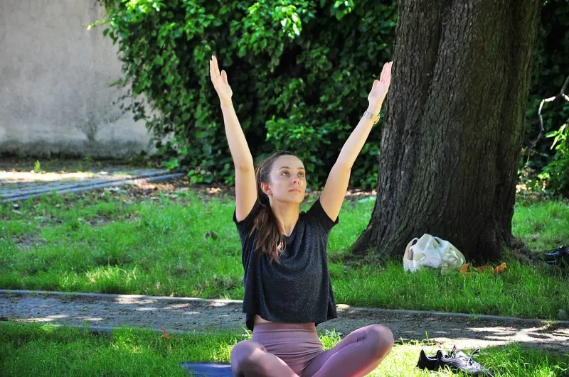 joga-w-parku-na-dzien-jogi-kameralnie-kreatywnie-i-z-relaksem-58