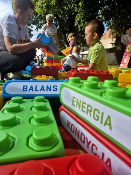 w-parku-pod-kasztanami-czas-na-chwile-sie-zatrzymal-1