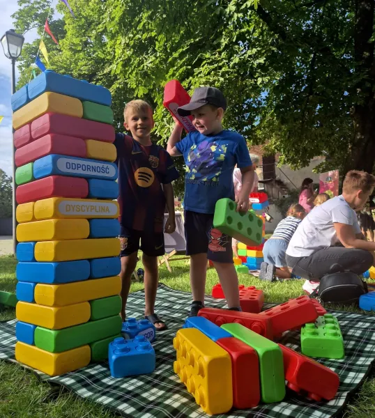 w-parku-pod-kasztanami-czas-na-chwile-sie-zatrzymal-5