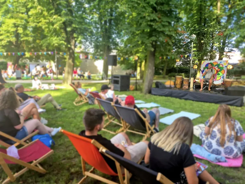 w-parku-pod-kasztanami-czas-na-chwile-sie-zatrzymal-9