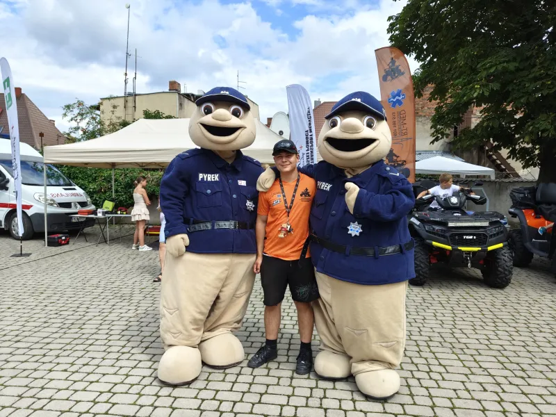 ii-rodzinny-piknik-bezpieczenstwa-w-koscianie-edukacja-atrakcje-i-wspolna-zabawa-19