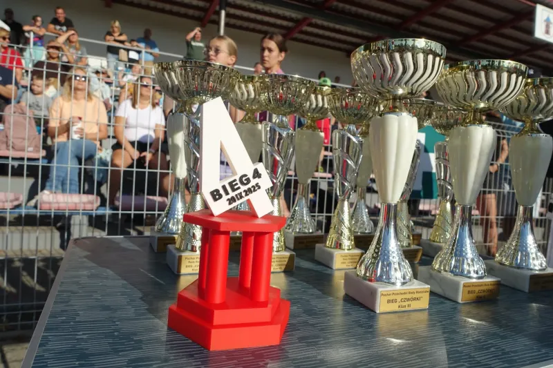 iv-bieg-czworki-rekordowa-frekwencja-i-spoleczne-swieto-na-stadionie-w-koscianie-12 iv-bieg-czworki-rekordowa-frekwencja-i-spoleczne-swieto-na-stadionie-w-koscianie-12