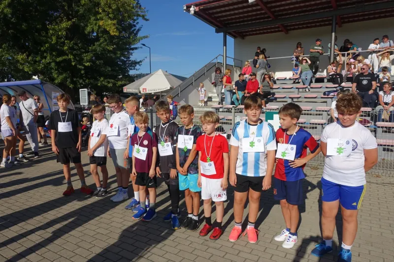 iv-bieg-czworki-rekordowa-frekwencja-i-spoleczne-swieto-na-stadionie-w-koscianie-13 iv-bieg-czworki-rekordowa-frekwencja-i-spoleczne-swieto-na-stadionie-w-koscianie-13