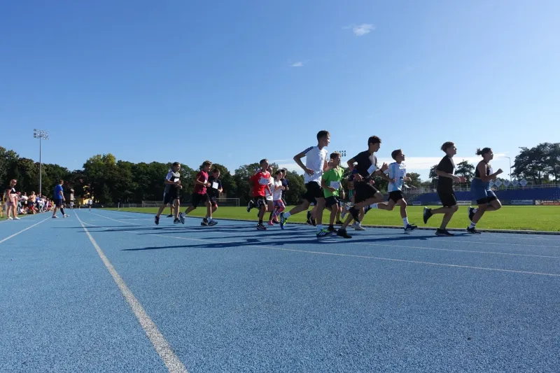 iv-bieg-czworki-rekordowa-frekwencja-i-spoleczne-swieto-na-stadionie-w-koscianie-5 iv-bieg-czworki-rekordowa-frekwencja-i-spoleczne-swieto-na-stadionie-w-koscianie-5