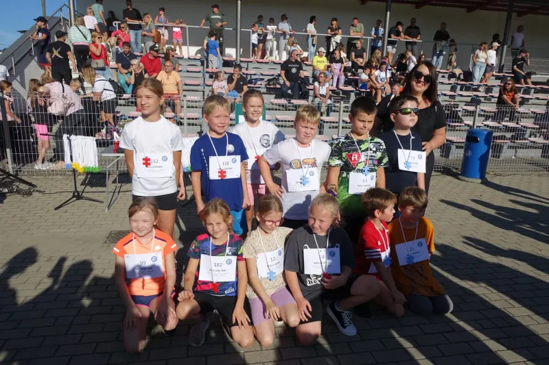 iv-bieg-czworki-rekordowa-frekwencja-i-spoleczne-swieto-na-stadionie-w-koscianie-9 iv-bieg-czworki-rekordowa-frekwencja-i-spoleczne-swieto-na-stadionie-w-koscianie-9