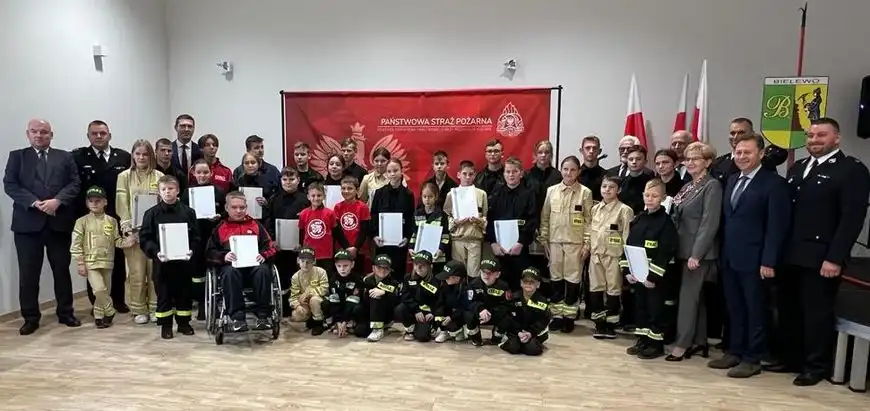 Wręczenie promes dla Młodzieżowych Drużyn Pożarniczych z terenu powiatu kościańskiego